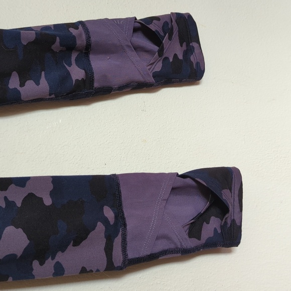 3 for $10 bundle sale! All In Motion Black + Gray Camo Leggings Size S 6/6X - Picture 3 of 5